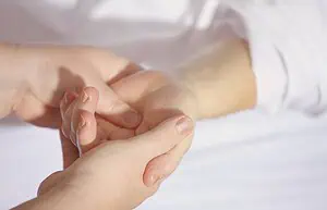 Jak hipnoterapia może pomóc w radzeniu sobie ze stresem i lękiem terapia