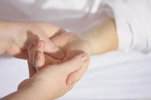 Jak hipnoterapia może pomóc w radzeniu sobie ze stresem i lękiem terapia