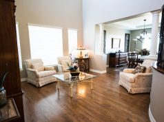 Podłogi drewniane we Wrocławiu – co wybrać, by połączyć estetykę z trwałością?