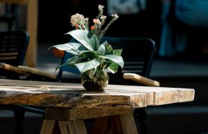 Stół loftowy – surowa elegancja i praktyczność na co dzień